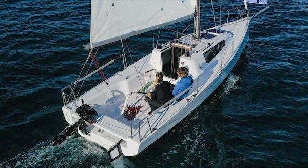 Specifications FIRST 24-2 (BENETEAU)