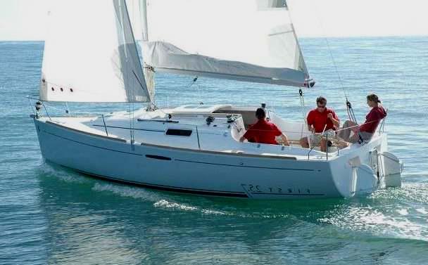 Specifications FIRST 25.7 (BENETEAU)