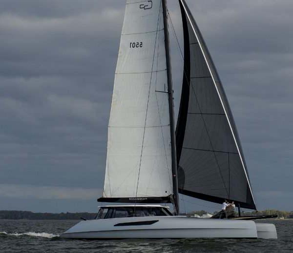 Specifications GUNBOAT 55