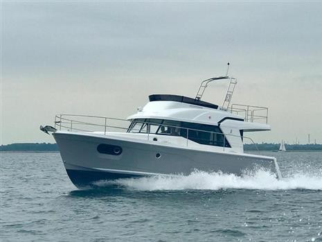 Beneteau Swift Trawler 35 Yacht For Sale