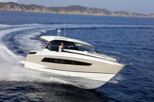 Galeon 305 HTS