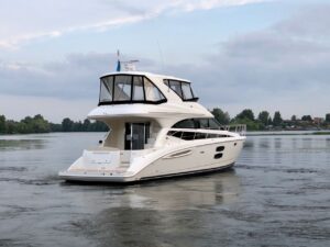 Azimut Magellano 66