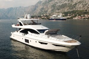 Azimut 70 Fly