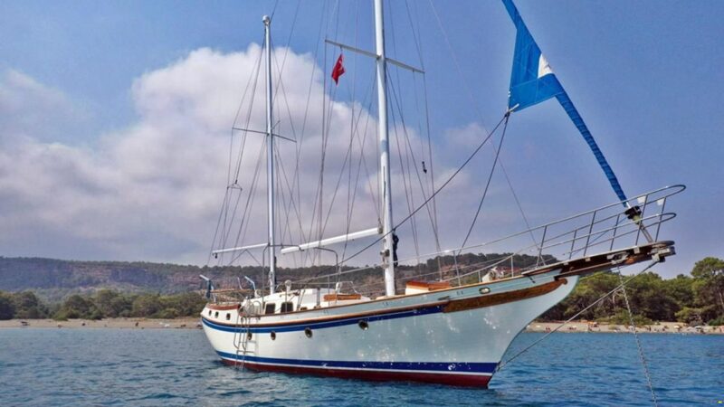 Vagabond 47 yacht for sale charter ~ Monohull