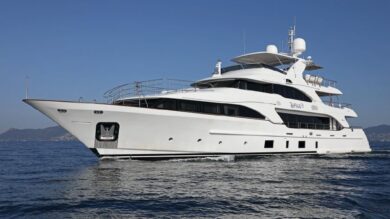 Benetti Classic 121