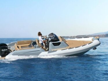 Ranieri RIB Cayman 28 mit 2xYamaha F300