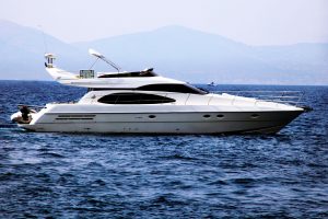 Azimut 18mt | 3 cabins ready for charter '24